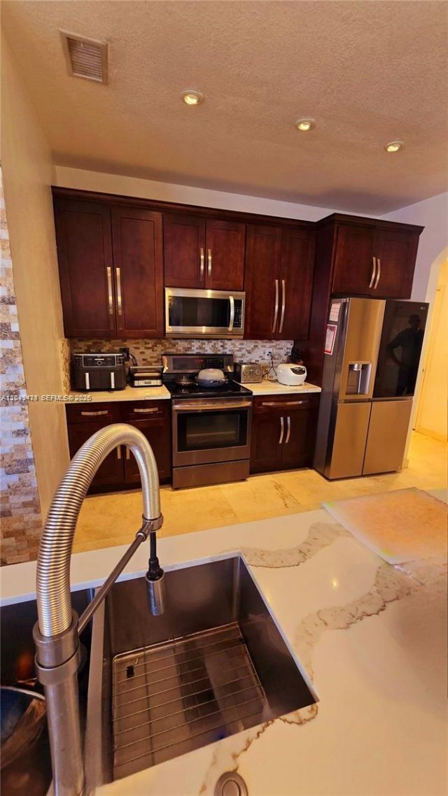 2105 NE 40th Ave , Homestead, FL 33033 Photo