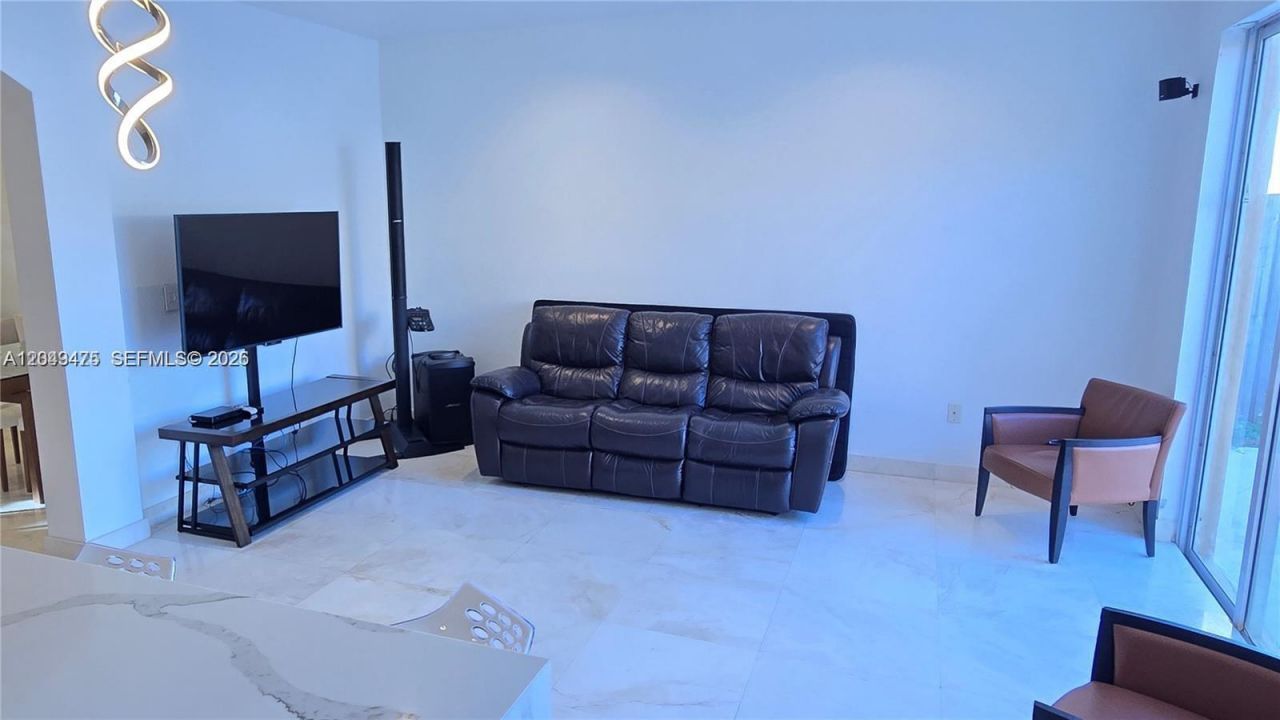 2105 NE 40th Ave , Homestead, FL 33033 Photo