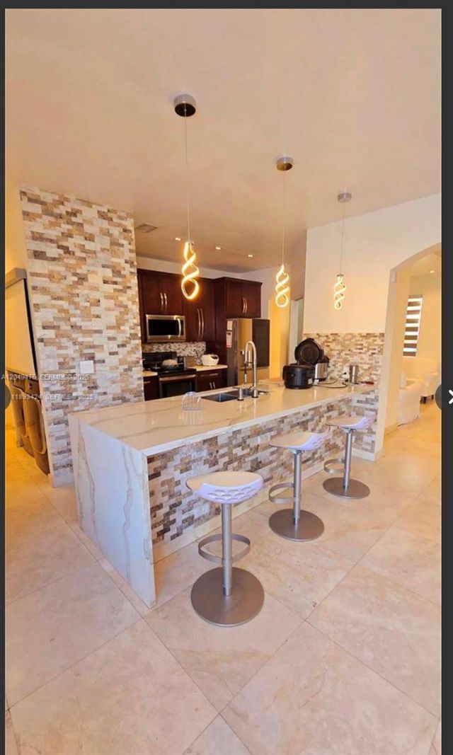 2105 NE 40th Ave , Homestead, FL 33033 Photo