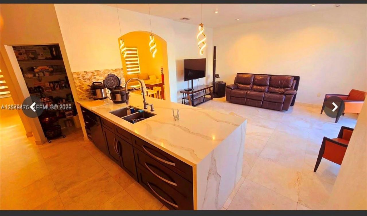 2105 NE 40th Ave , Homestead, FL 33033 Photo