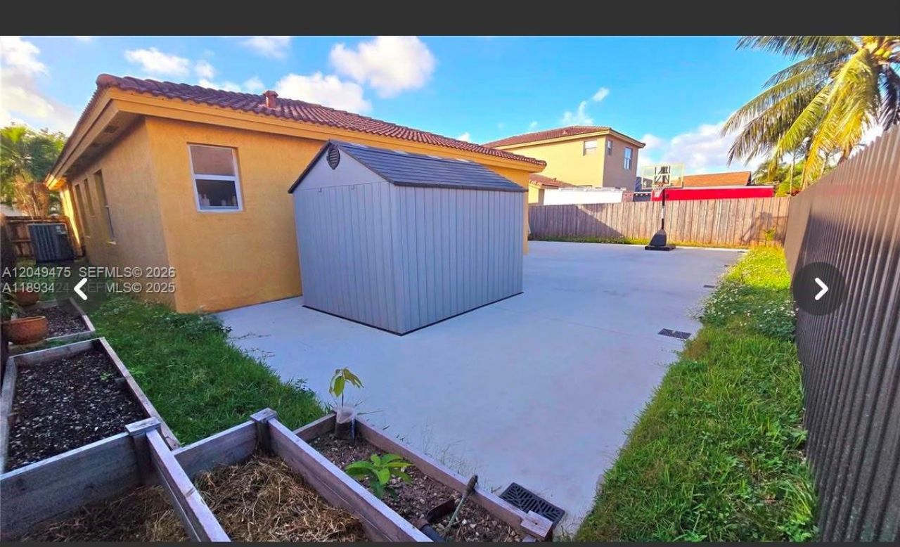 2105 NE 40th Ave , Homestead, FL 33033 Photo