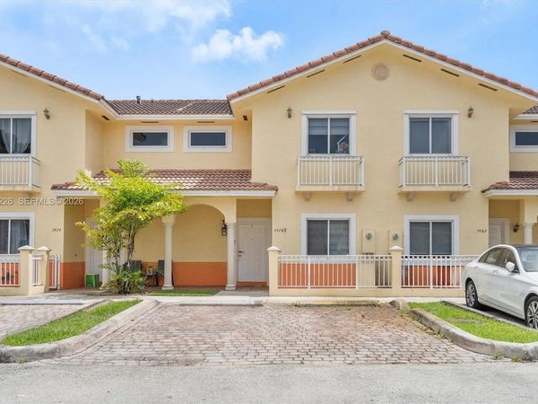 7478 NW 180th Ter , Hialeah, FL 33015