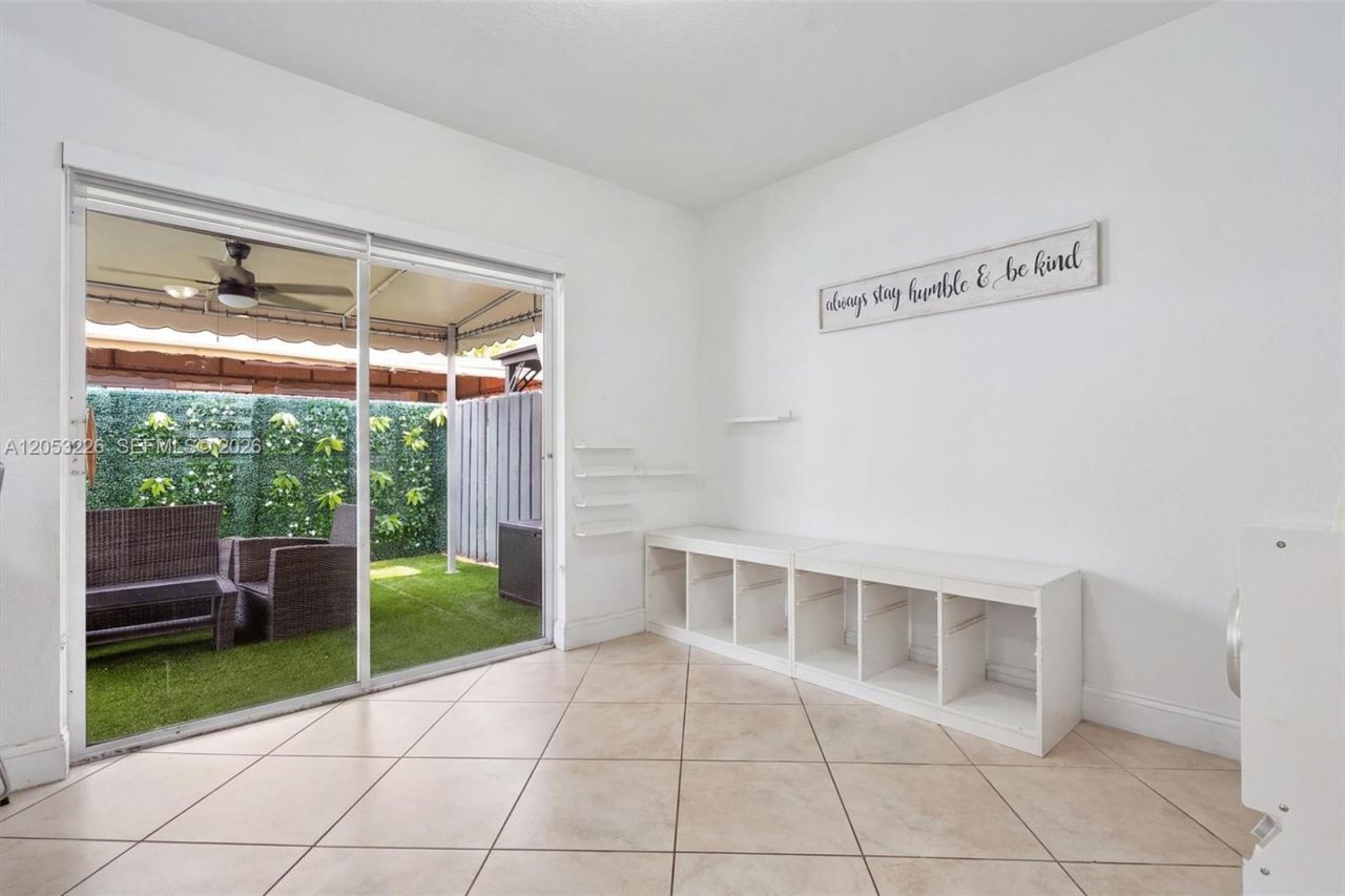 7478 NW 180th Ter , Hialeah, FL 33015 Photo