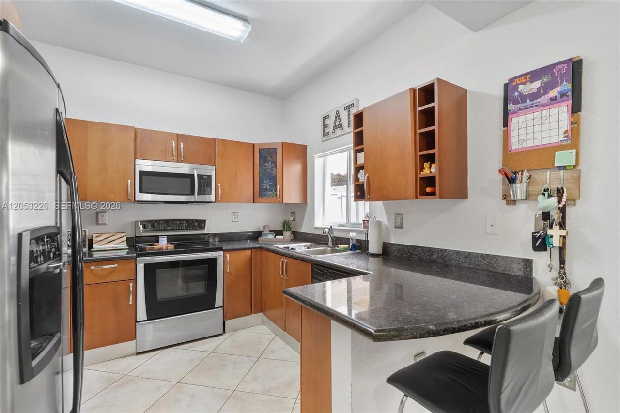 7478 NW 180th Ter , Hialeah, FL 33015 Photo