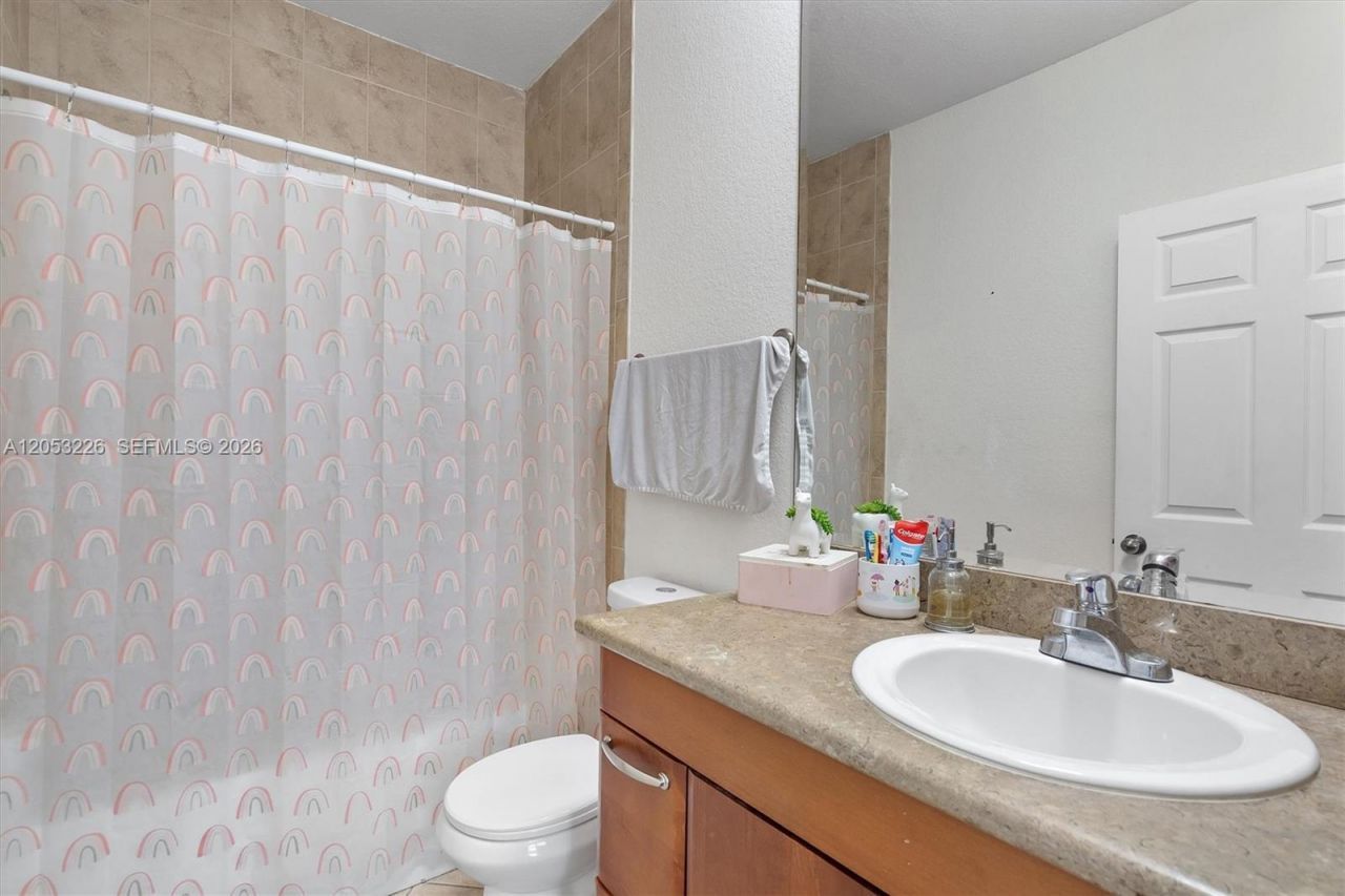 7478 NW 180th Ter , Hialeah, FL 33015 Photo