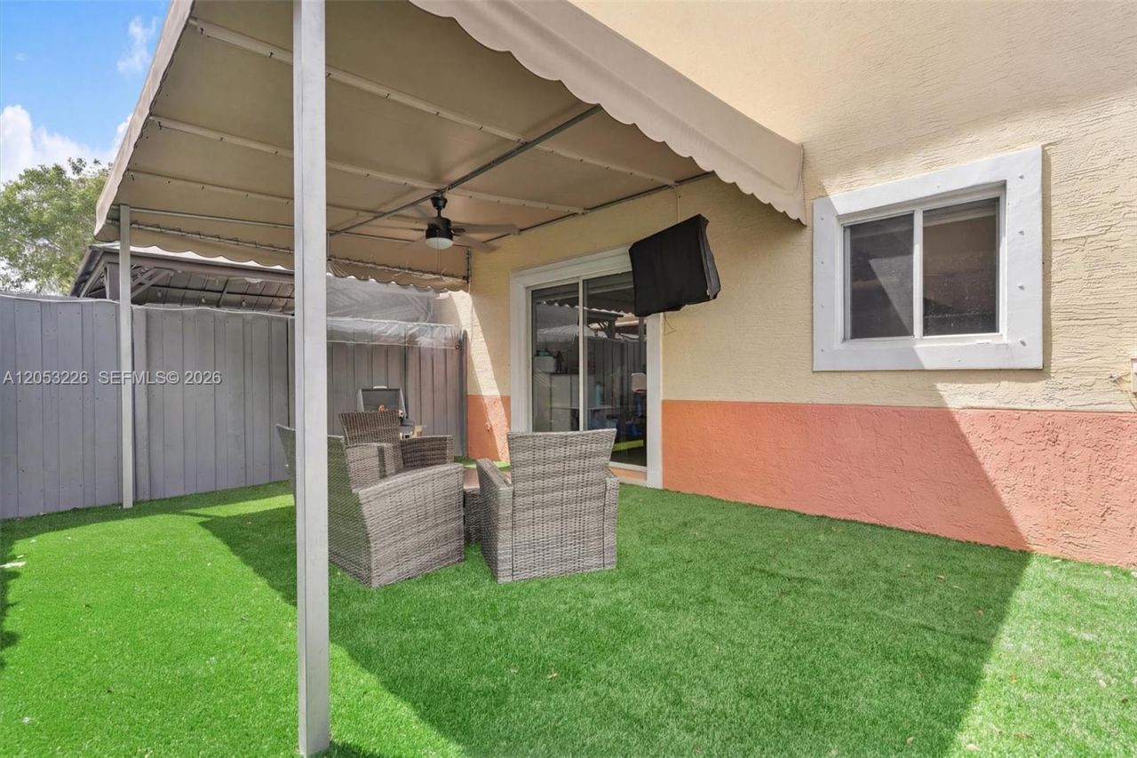 7478 NW 180th Ter , Hialeah, FL 33015 Photo