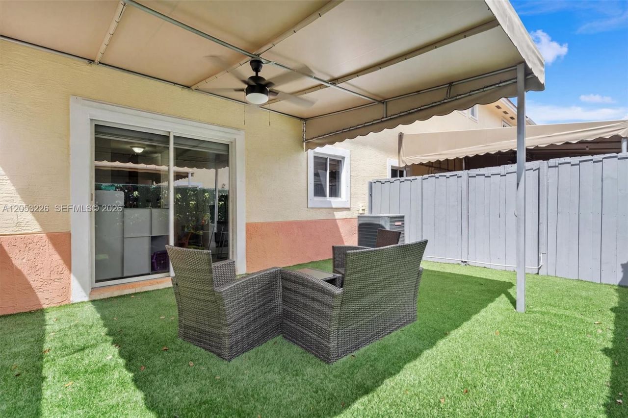 7478 NW 180th Ter , Hialeah, FL 33015 Photo