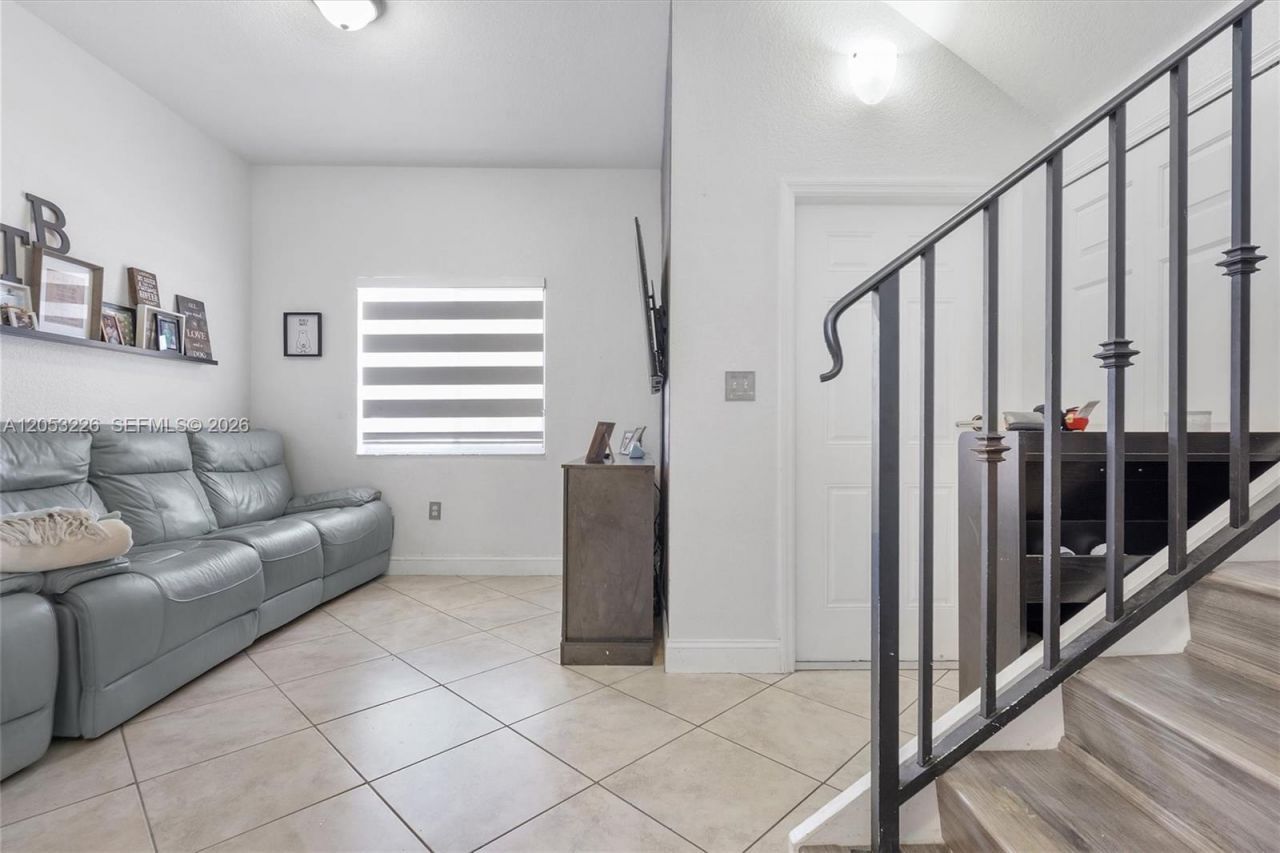 7478 NW 180th Ter , Hialeah, FL 33015 Photo