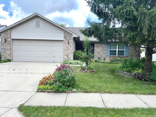 437 E Pine Ridge Drive, Westfield, IN 46074