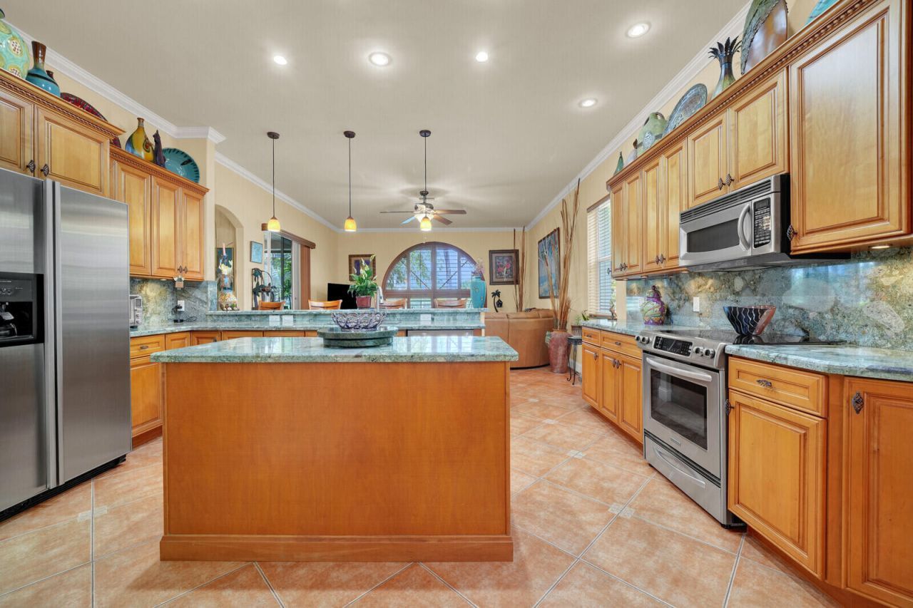 718 NW 177th Avenue, Pembroke Pines, FL 33029 Photo