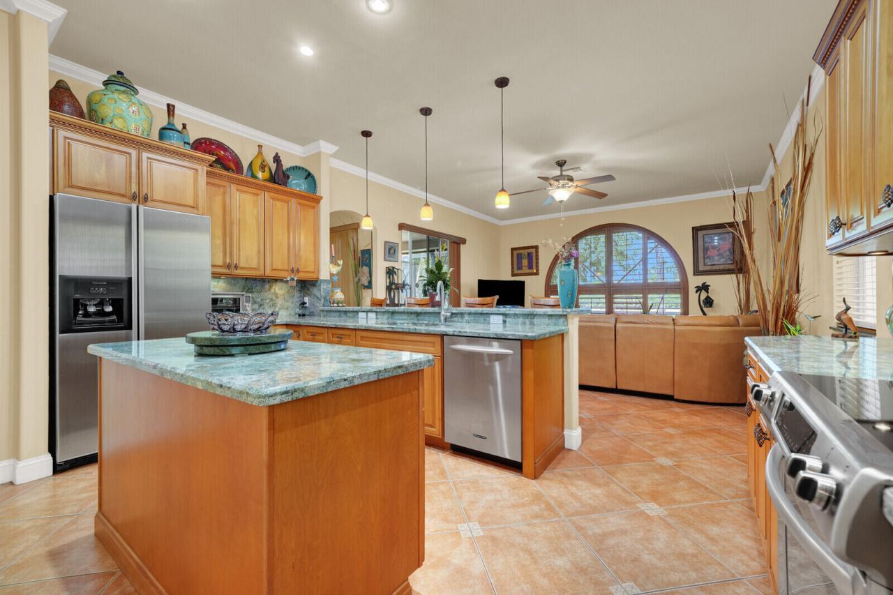 718 NW 177th Avenue, Pembroke Pines, FL 33029 Photo