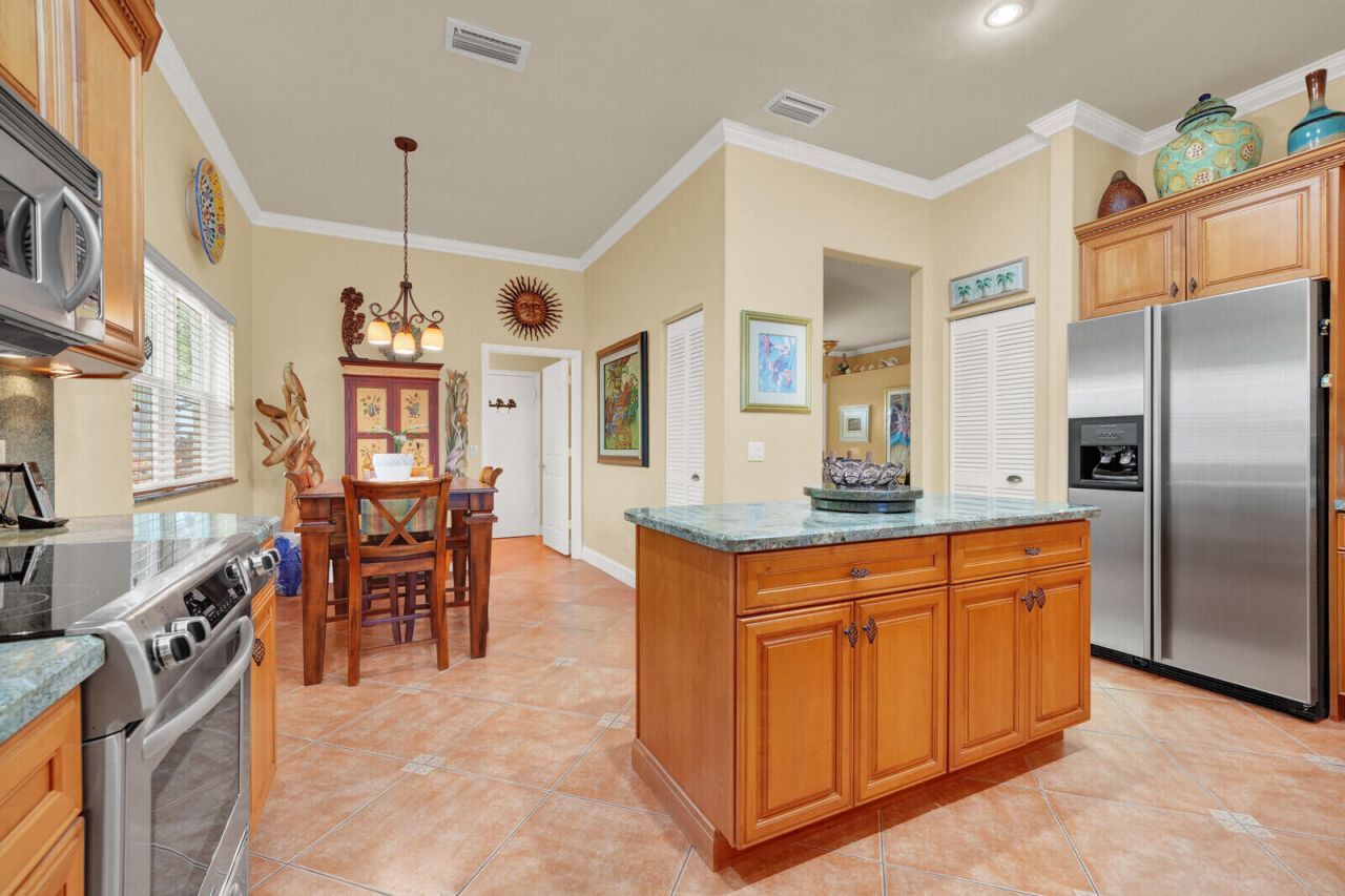 718 NW 177th Avenue, Pembroke Pines, FL 33029 Photo