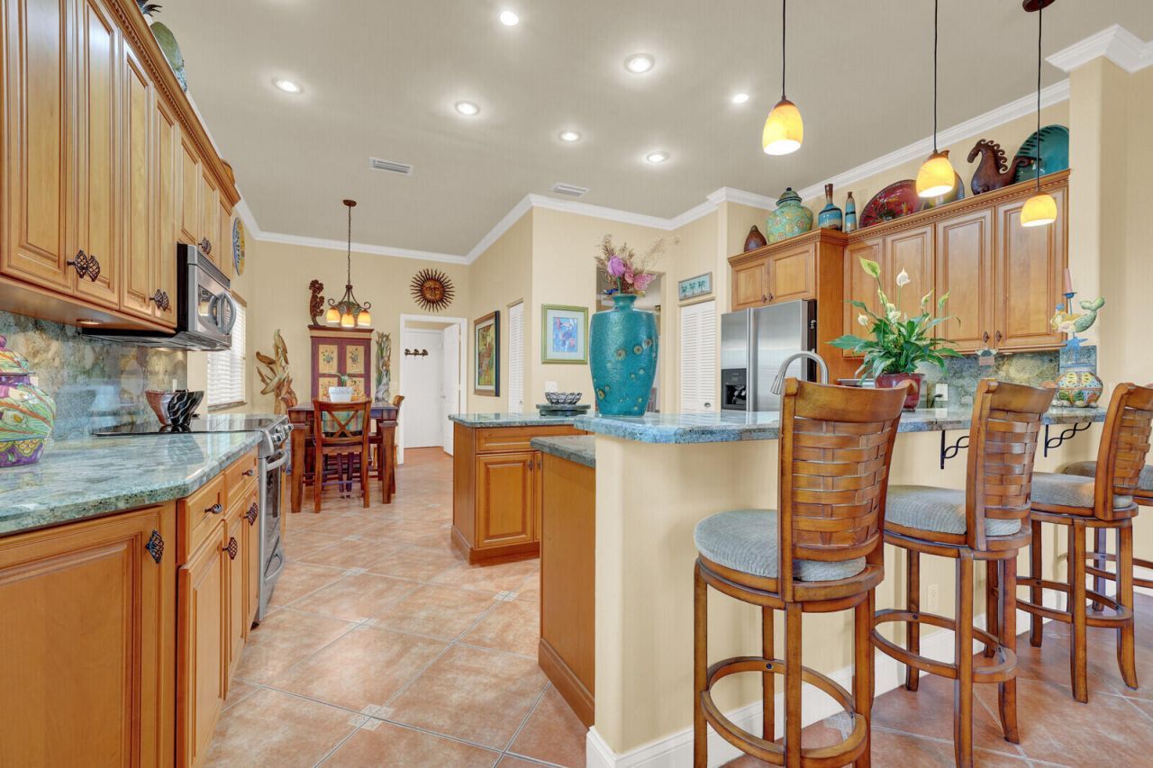 718 NW 177th Avenue, Pembroke Pines, FL 33029 Photo