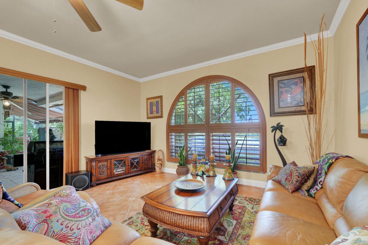 718 NW 177th Avenue, Pembroke Pines, FL 33029 Photo