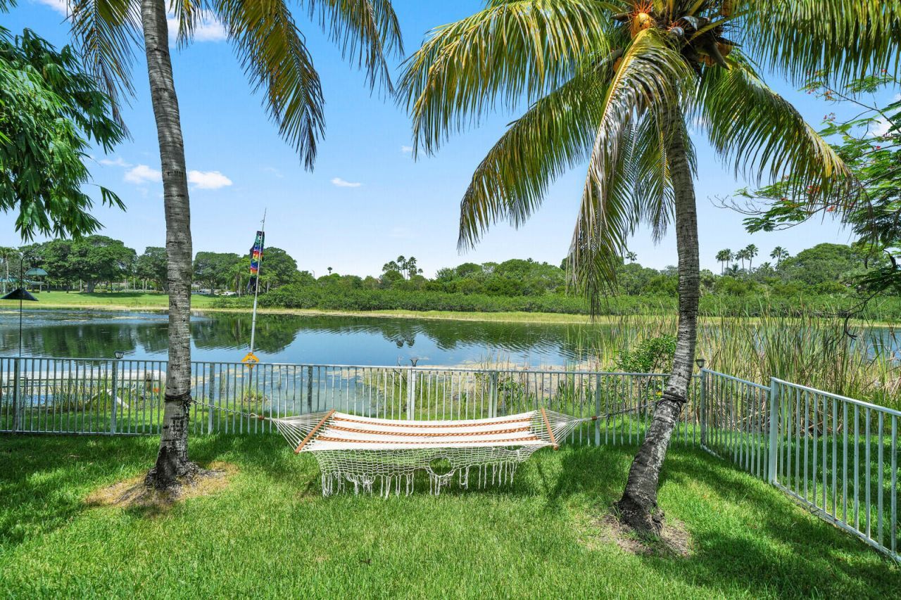 718 NW 177th Avenue, Pembroke Pines, FL 33029 Photo