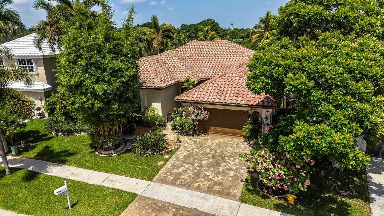 718 NW 177th Avenue, Pembroke Pines, FL 33029 Photo