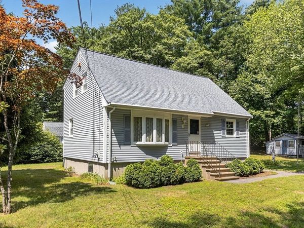 1 Ridgeway Ave, Billerica, MA 01821