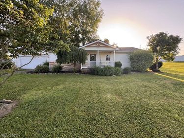 89 Beard Street, Frazeysburg, OH 43822