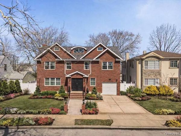 642 Lenore Lane , Elmont, NY 11003