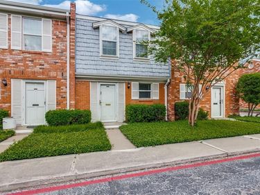 1255 Roaring Springs Road, Fort Worth, TX 76114