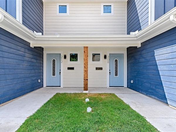 208-212 E Cherry Street , Sherman, TX 75090