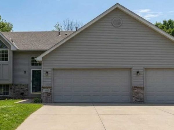 1497 Homestead Street , Shakopee, MN 55379