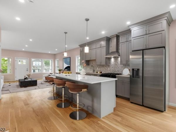 95 Seabreeze Ave, Middletown, NJ 07748