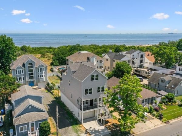 95 Seabreeze Ave, Middletown, NJ 07748