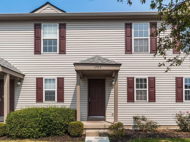 1752 Bennigan Drive, Unit Unit 114C, Hilliard, OH 43026 Photo 2