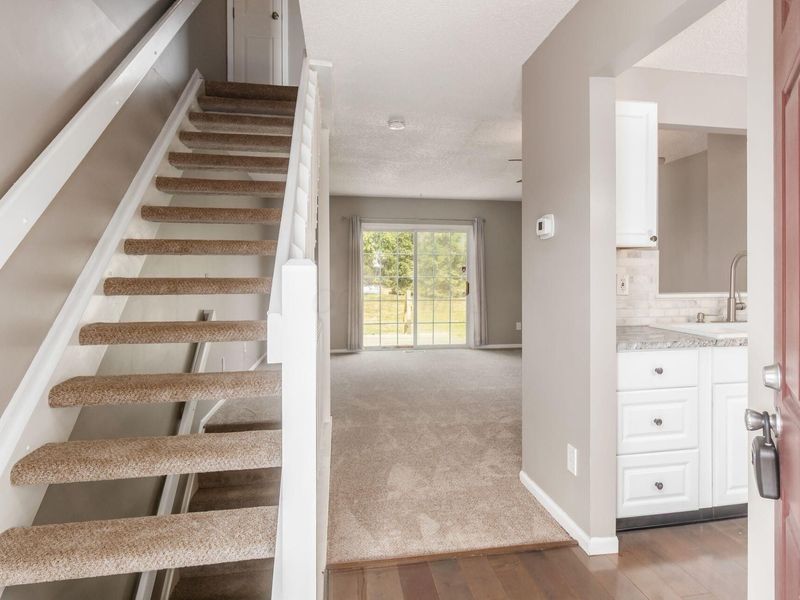 1752 Bennigan Drive, Unit Unit 114C, Hilliard, OH 43026 Photo 4