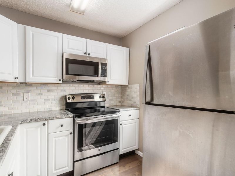 1752 Bennigan Drive, Unit Unit 114C, Hilliard, OH 43026 Photo 9