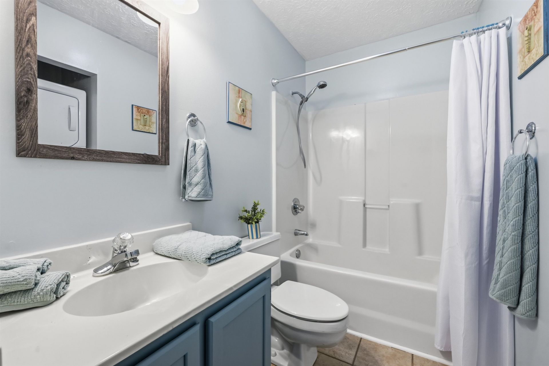 573 Blue River Ct. Photo 10