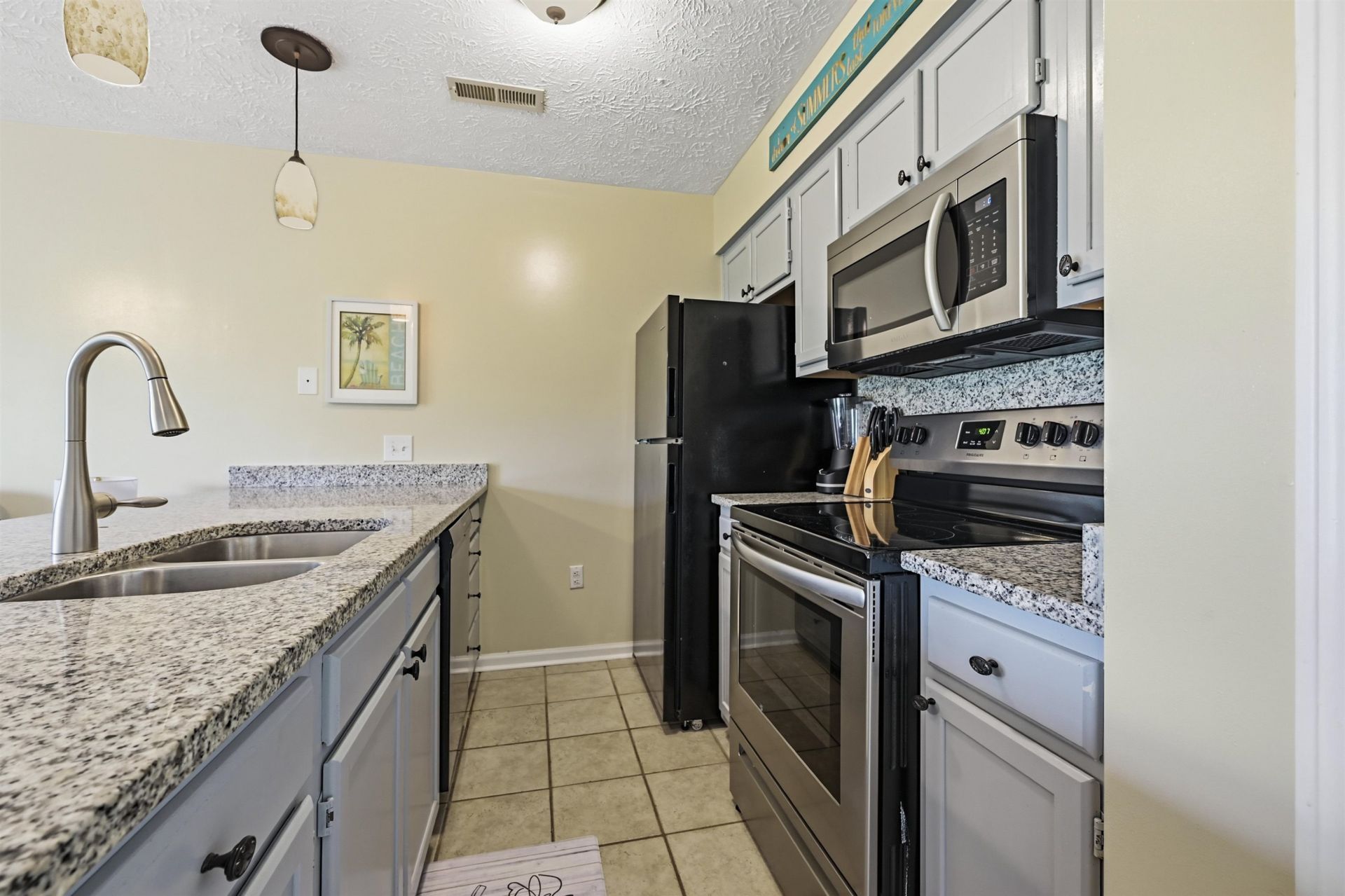 573 Blue River Ct. Photo 14