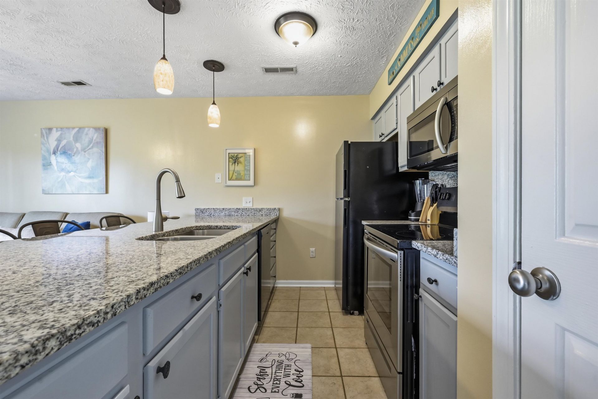 573 Blue River Ct. Photo 15