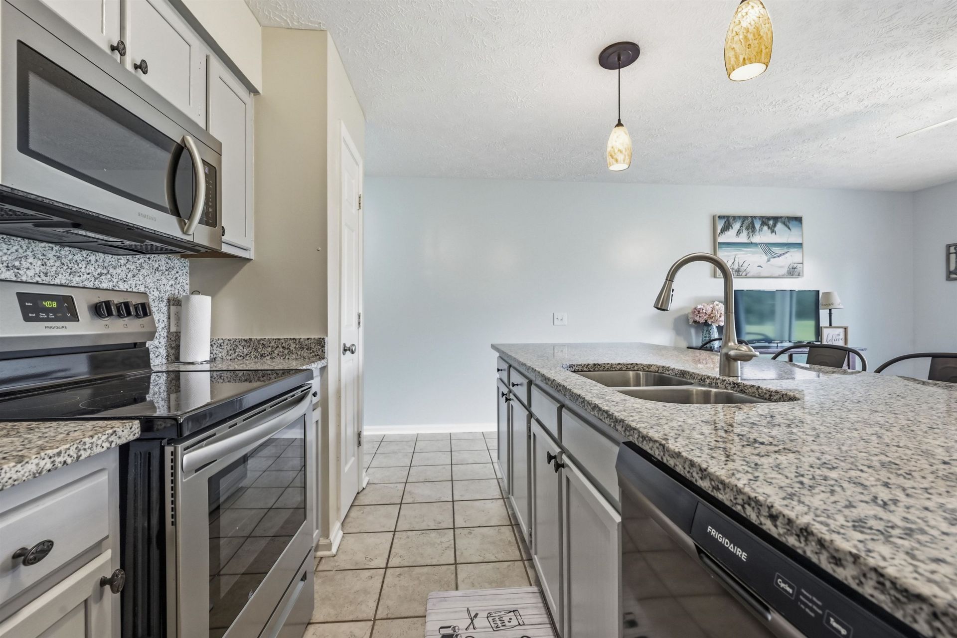 573 Blue River Ct. Photo 18