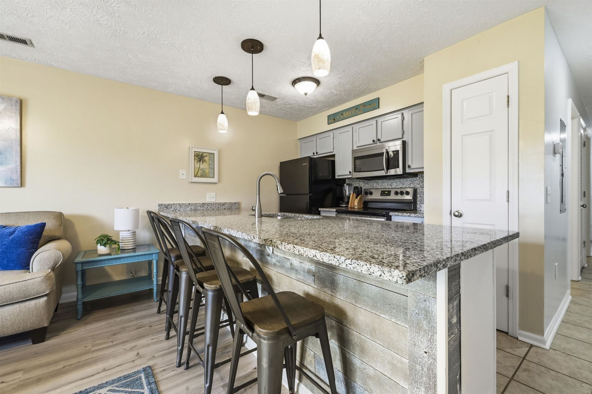 573 Blue River Ct. Photo 19