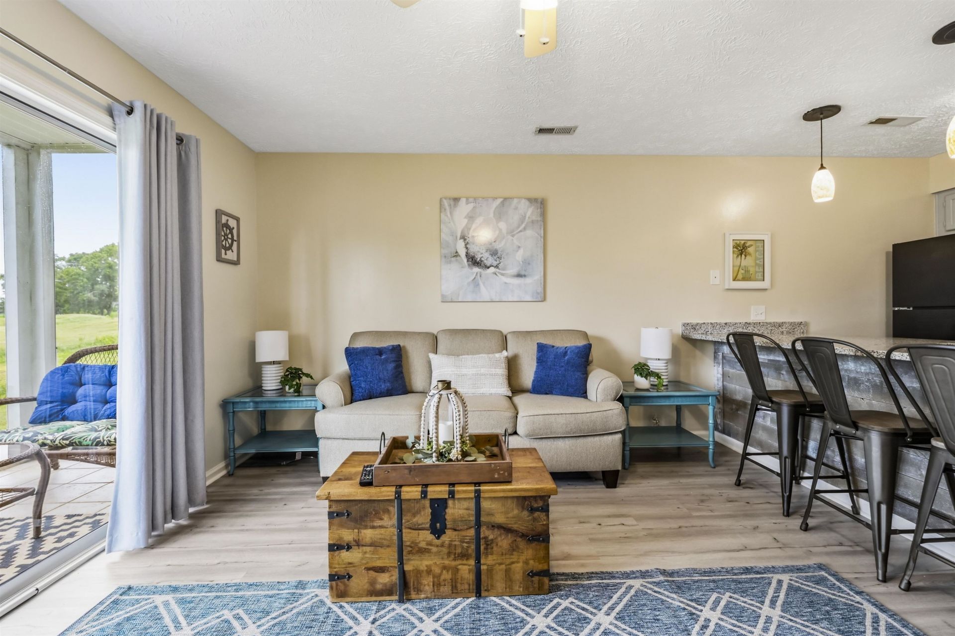 573 Blue River Ct. Photo 22