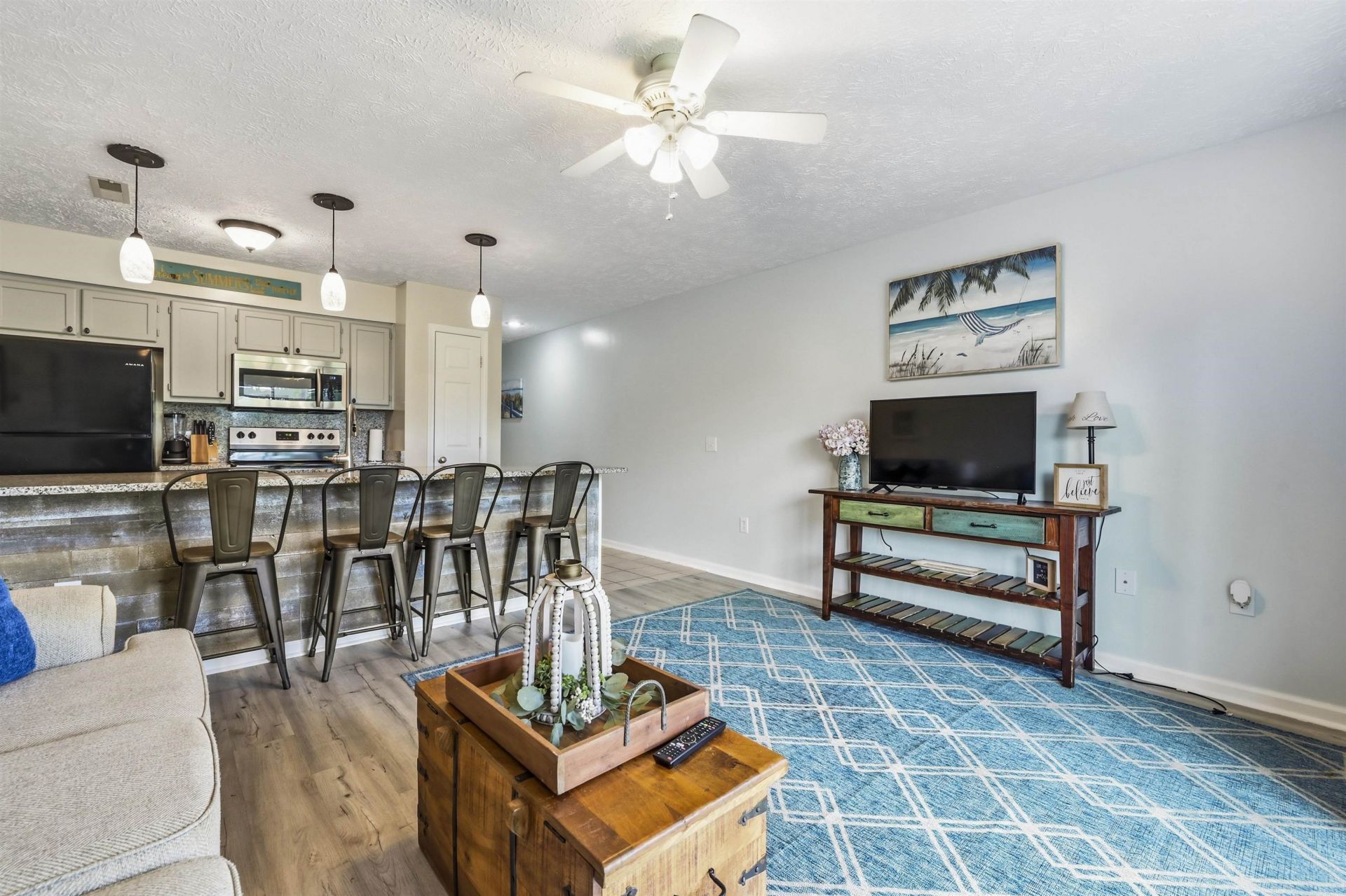 573 Blue River Ct. Photo 23