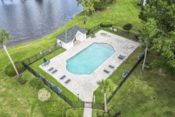 573 Blue River Ct. photo 4