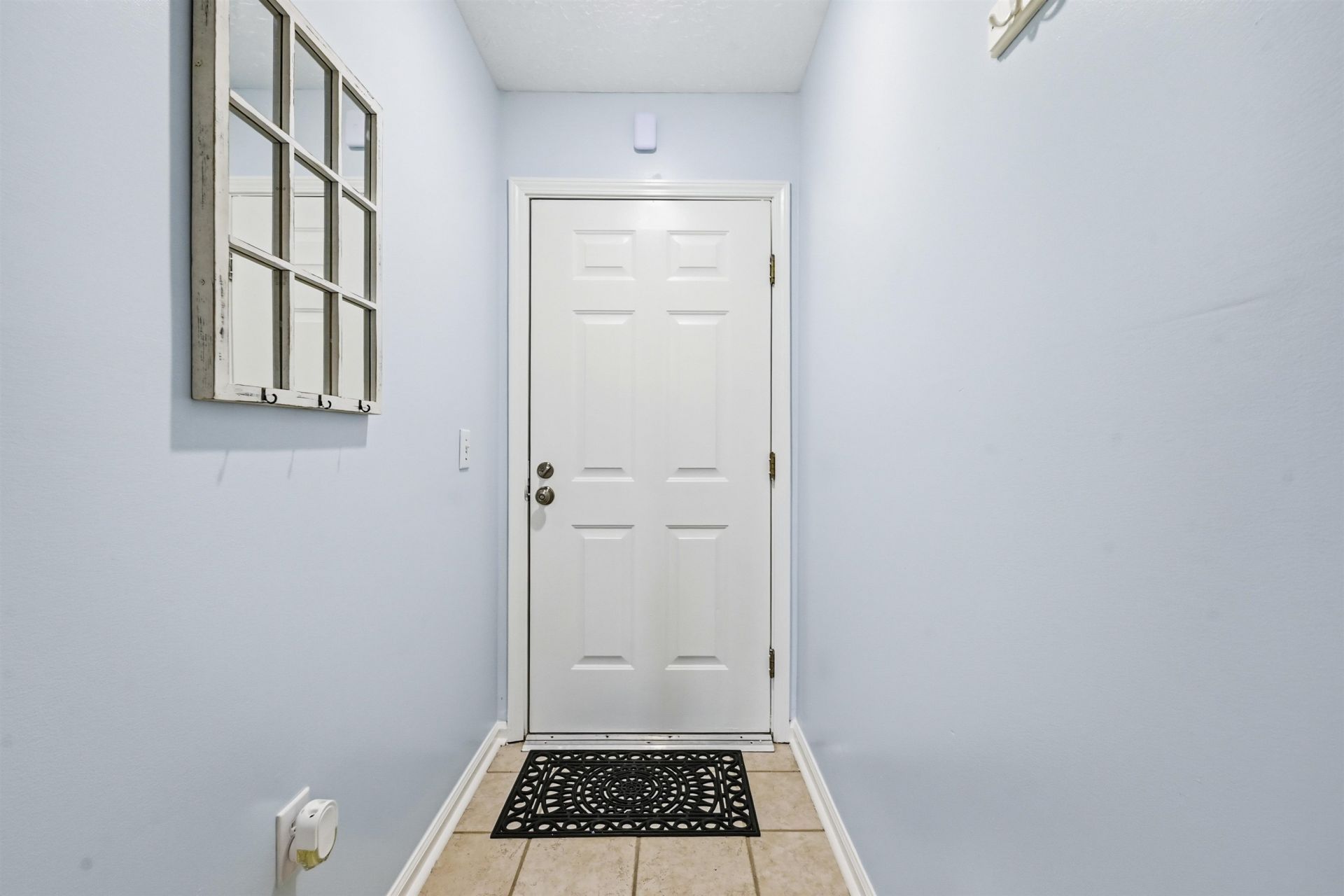 573 Blue River Ct. Photo 6