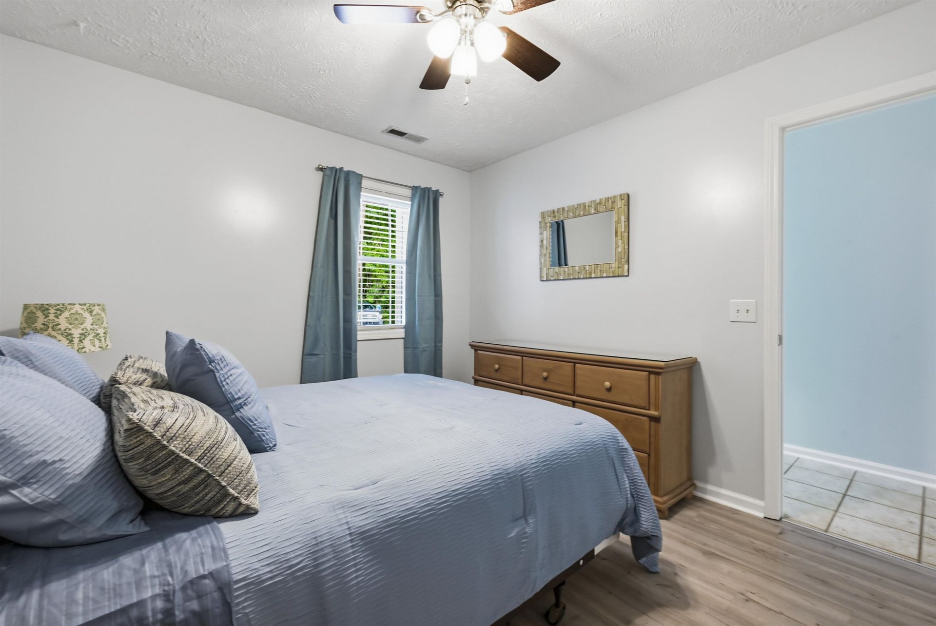 573 Blue River Ct. Photo 8