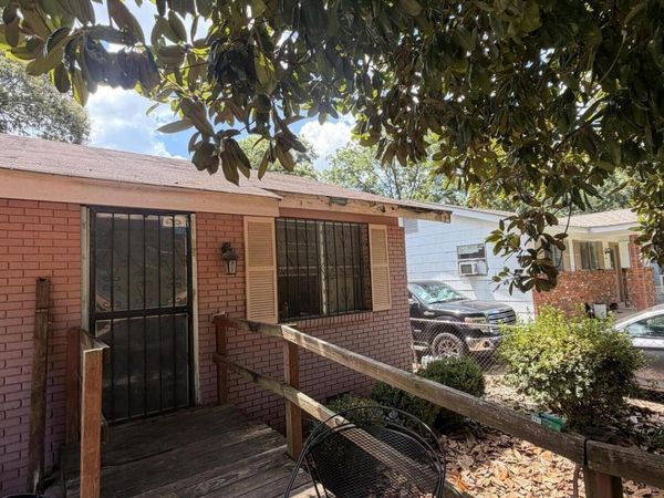 517 N Canal Street, Canton, MS 39046