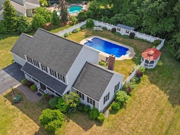 20 Hilltop Farm Rd, Auburn, MA 01501