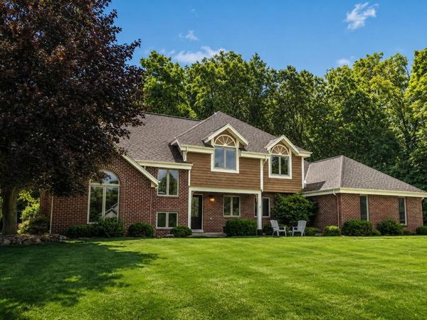 S67W20071 Benjamin COURT, Muskego, WI 53150