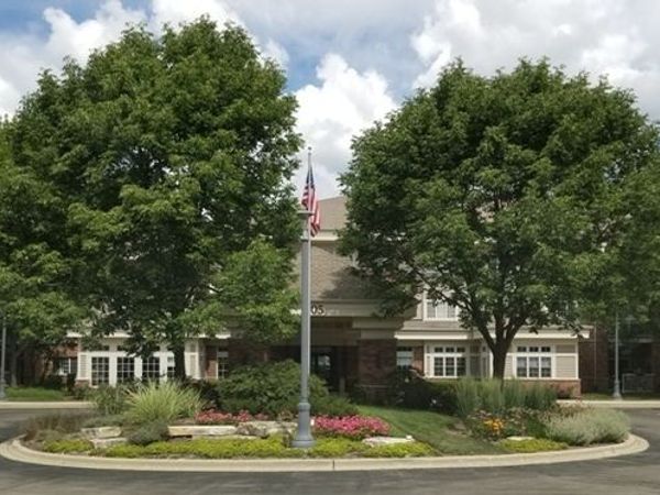 605 Barrington Avenue , Unit 358, East Dundee, IL 60118