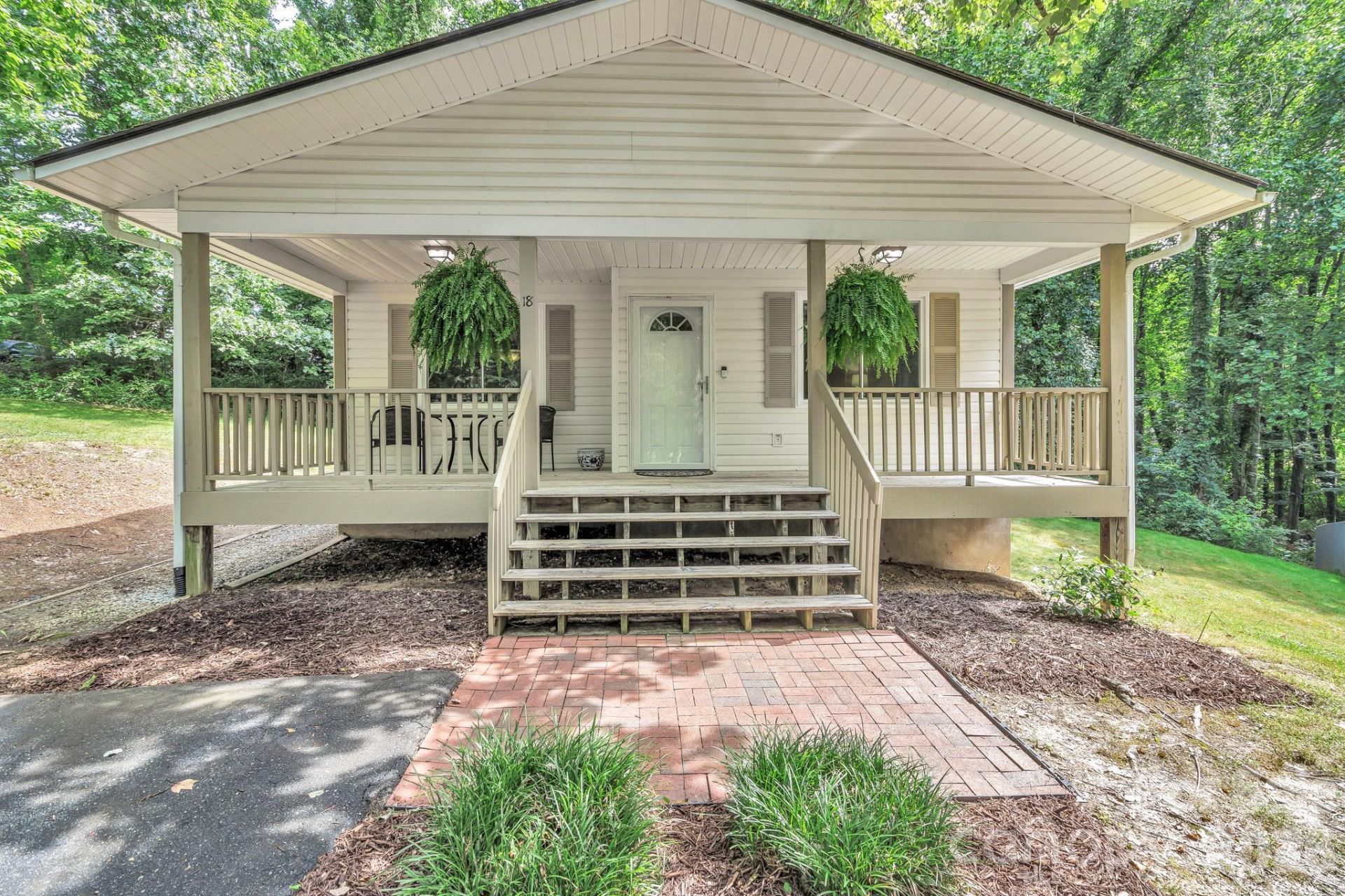 18 Mctindal Circle , Asheville, NC 28803 Main Photo