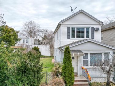 7025 71st Place , Glendale, NY 11385