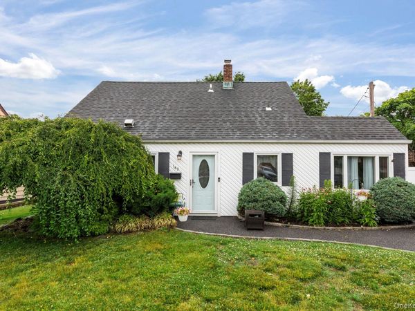 149 Coach Lane , Levittown, NY 11756