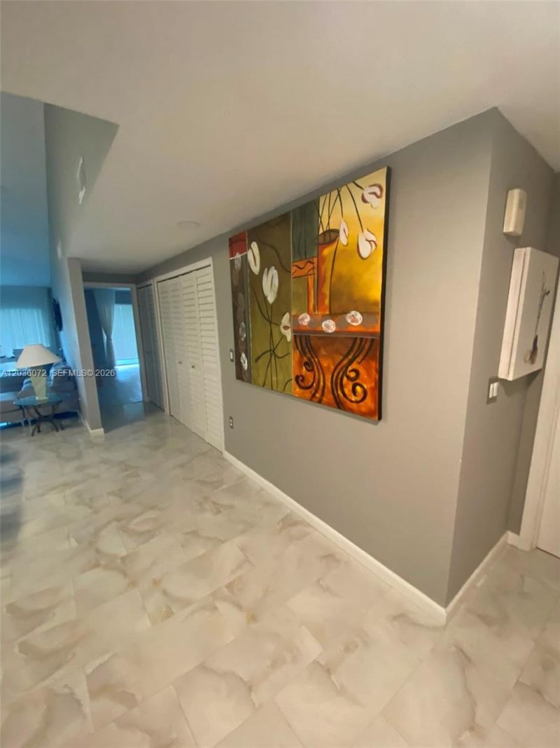 590 NE 199th Ter , Unit 2Y, Miami, FL 33179 Photo
