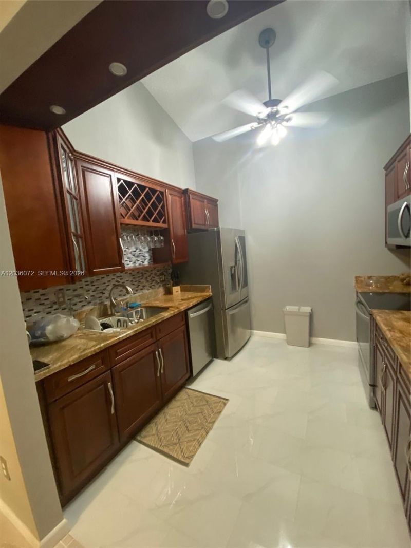 590 NE 199th Ter , Unit 2Y, Miami, FL 33179 Photo